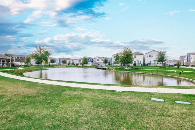 $2,300 | 10002 Waving Grain Lane, Houston, TX 77080