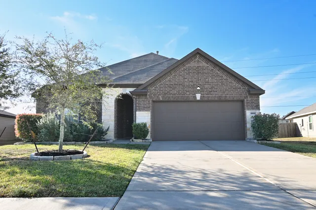 $300,000 | 5920 Bluebonnet Lane, Rosenberg, TX 77469