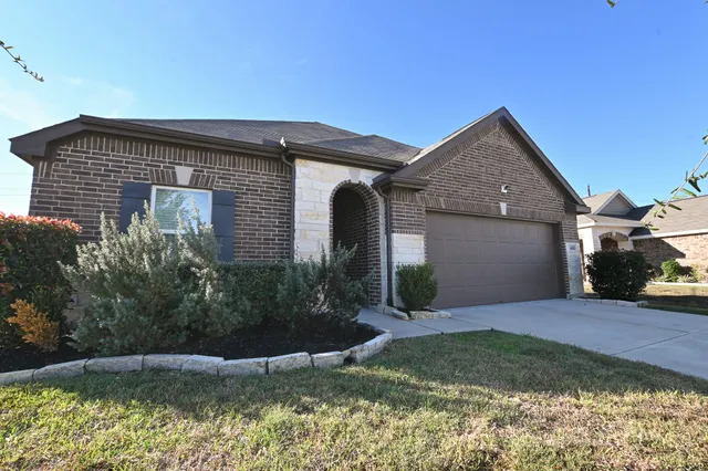 $300,000 | 5920 Bluebonnet Lane, Rosenberg, TX 77469