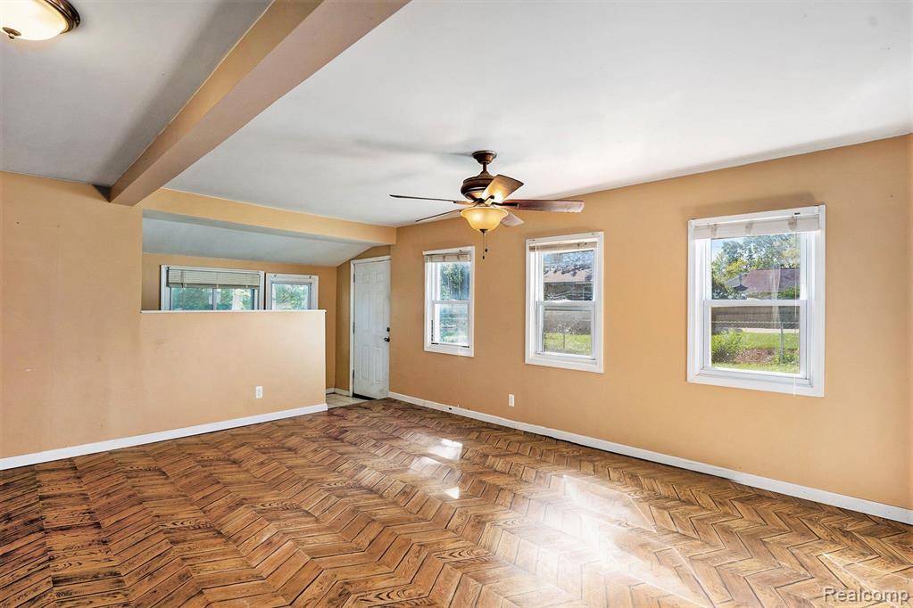 3067 South Adams Road Rochester, MI 48309 - Photo 7 of 33