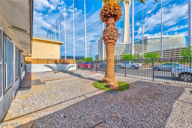 $950 | 130 West Chicago Avenue, Unit 1, Las Vegas, NV 89102