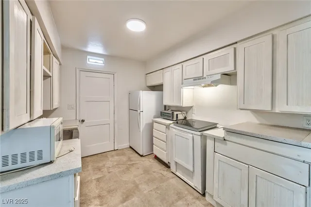 $950 | 130 West Chicago Avenue, Unit 1, Las Vegas, NV 89102