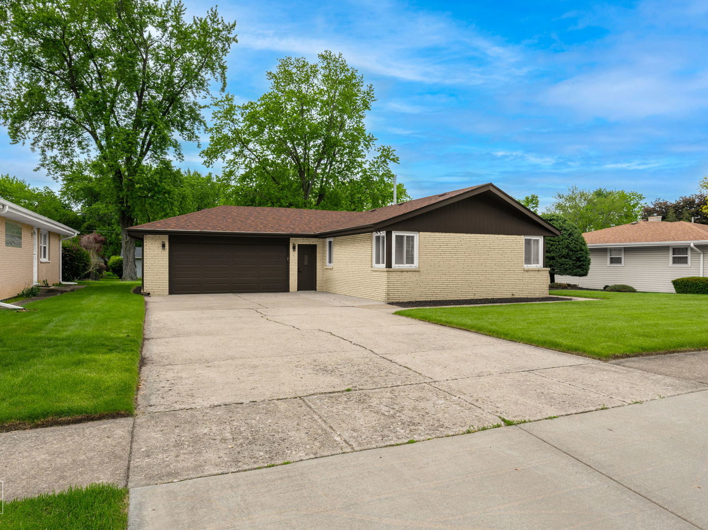 1011 Maitland Drive Lockport, IL 60441 - Photo 2 of 23 a front view of house with yard and green space