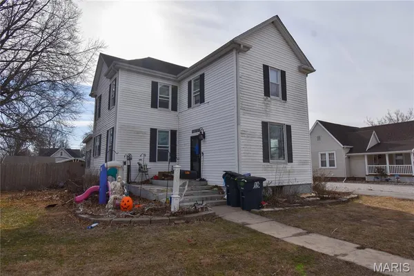 $190,000 | 500 West 1st S Street, Mount Olive, IL 62069