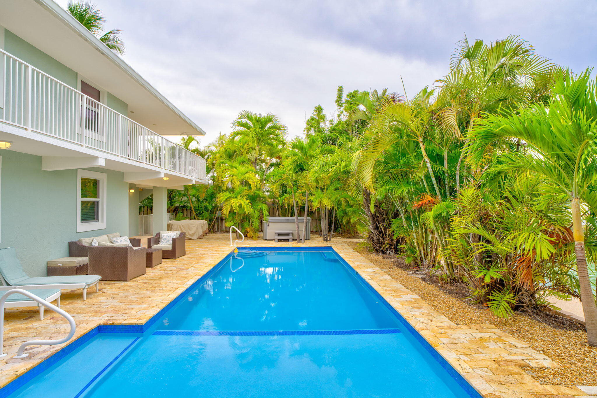 581 10th Street Key Colony Beach, FL 33051 - Photo 38 of 50 Pool
