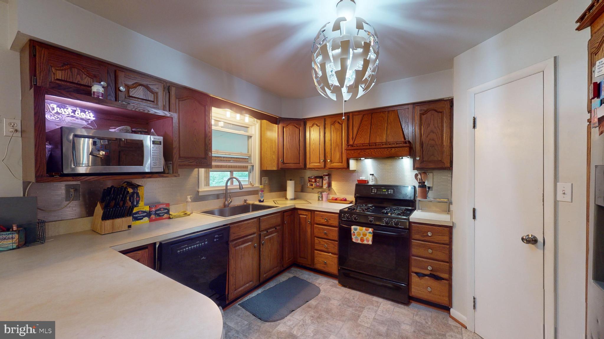 9440 Dyson Road Brandywine, MD 20613 - Photo 7 of 54