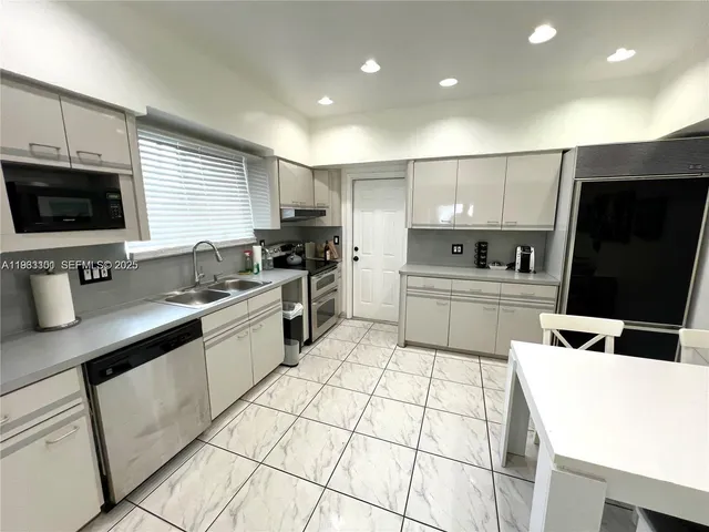 $4,250 | 2235 Southwest 23rd Avenue, Miami, FL 33145