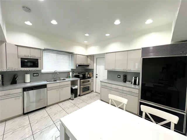 $4,250 | 2235 Southwest 23rd Avenue, Miami, FL 33145