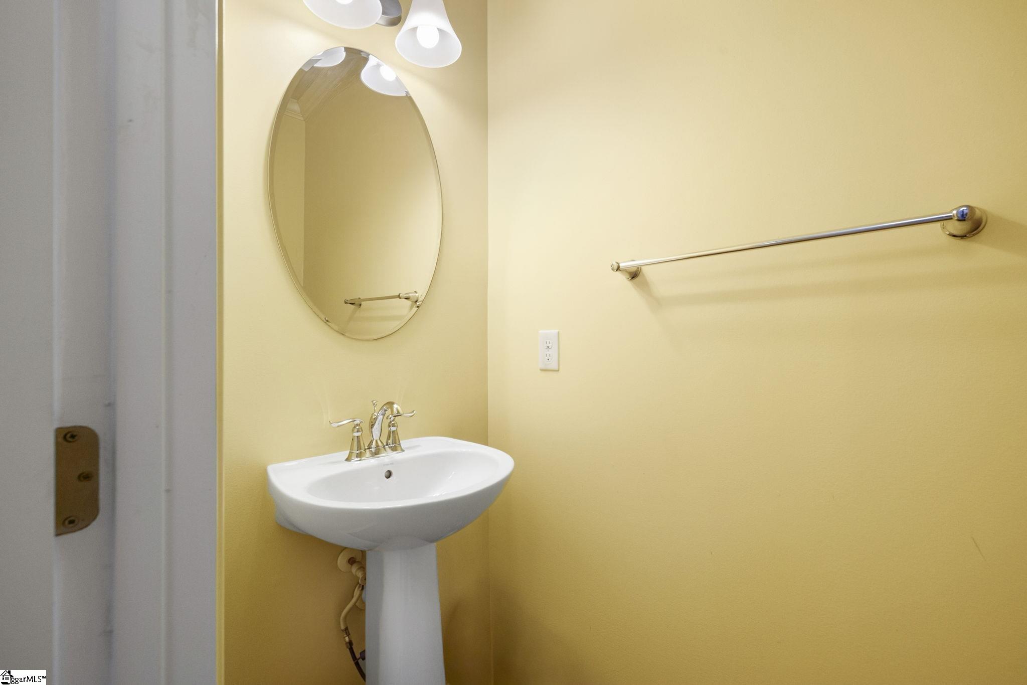 405 Sandusky Lane Simpsonville, SC 29680 - Photo 9 of 40