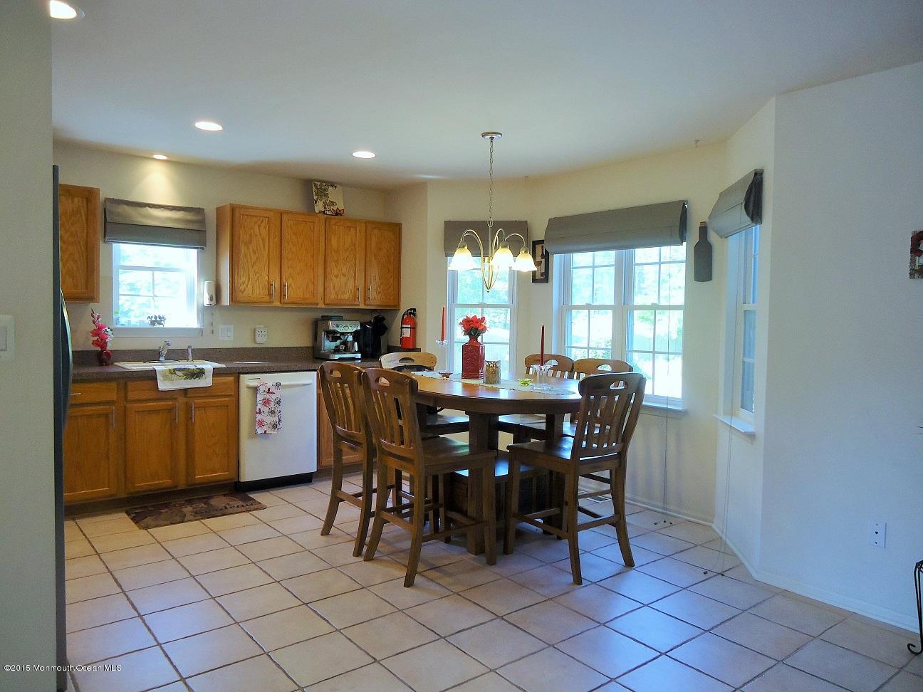 253 Leeward Road Manahawkin, NJ 08050 - Photo 11 of 29 Kitchen