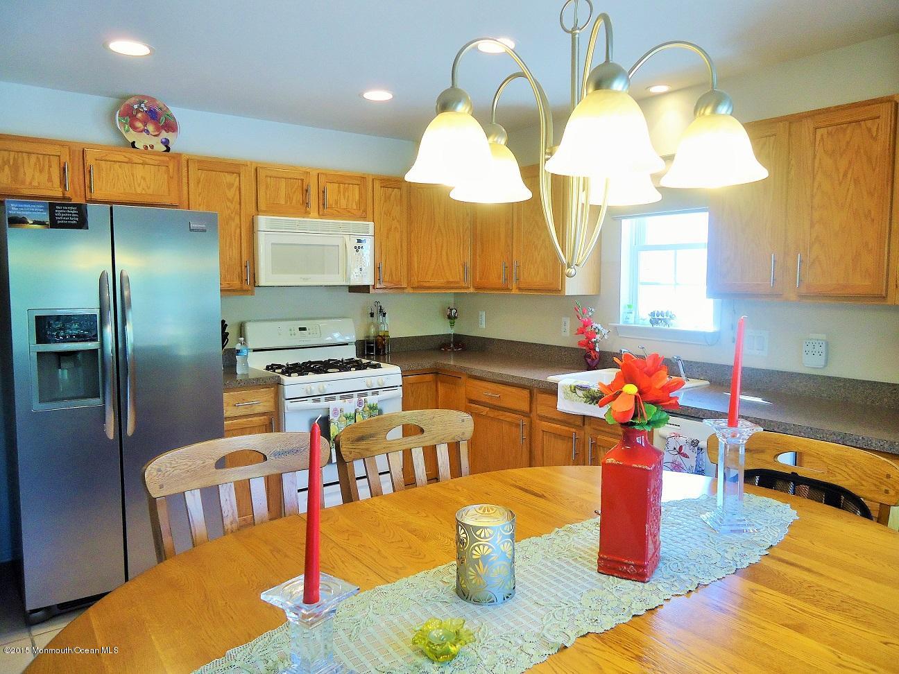 253 Leeward Road Manahawkin, NJ 08050 - Photo 13 of 29 Kitchen