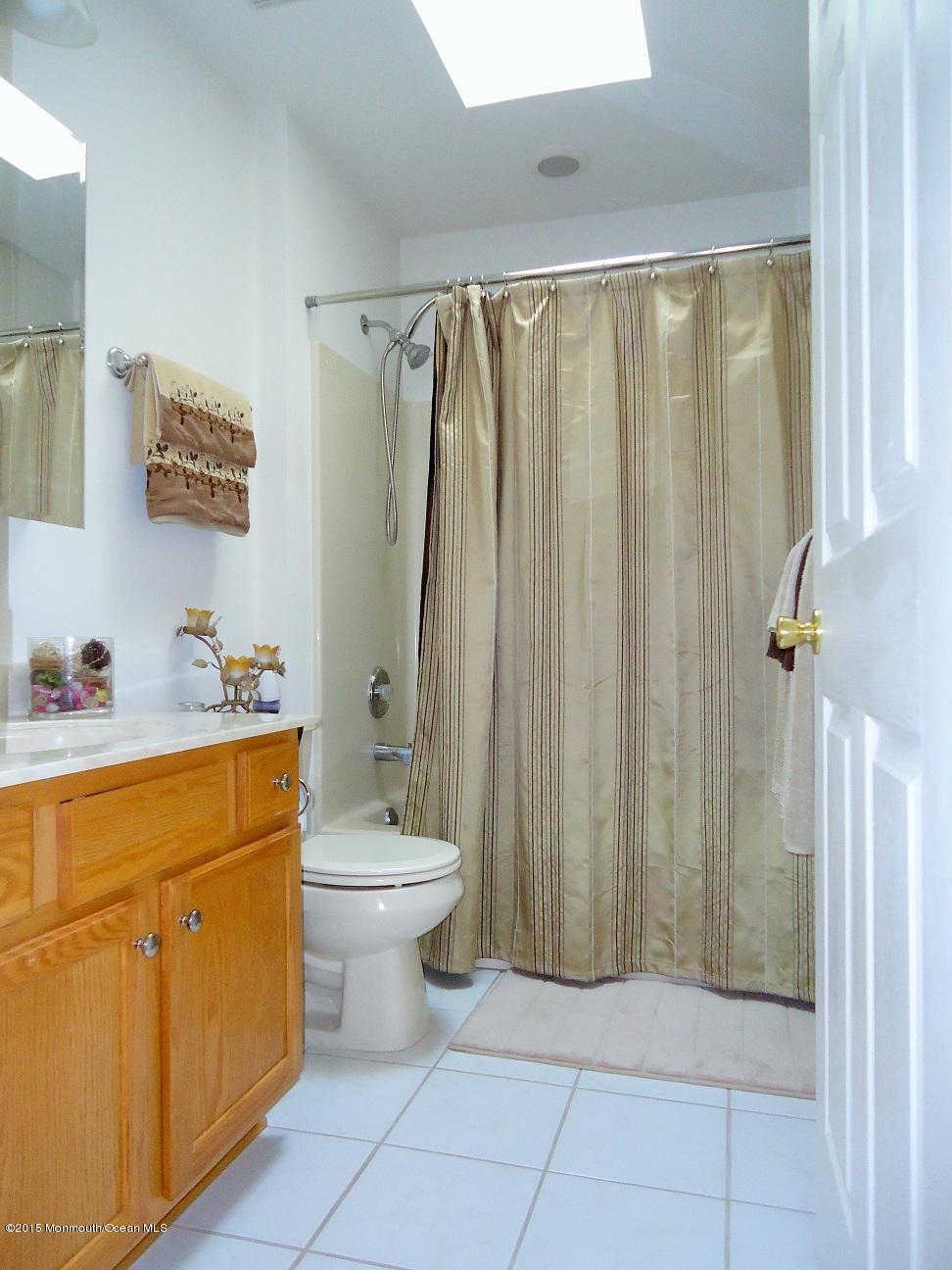253 Leeward Road Manahawkin, NJ 08050 - Photo 23 of 29 Bathroom