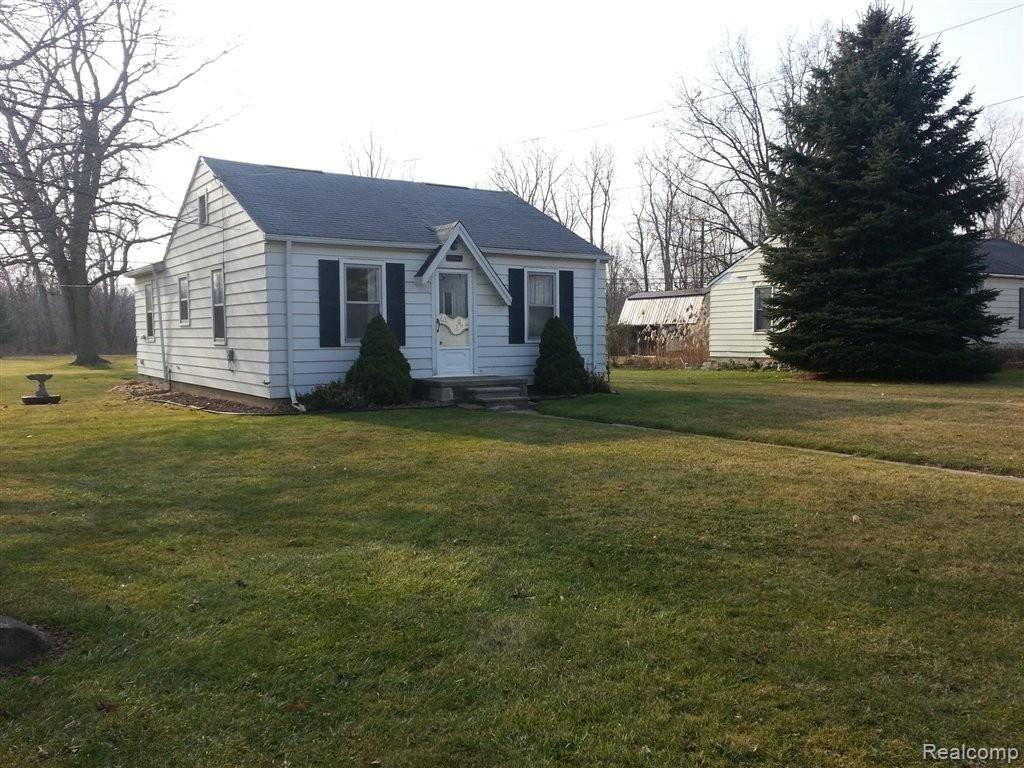 26845 Sibley Road Romulus, MI 48174 - Photo 3 of 22 FRONT YARD - Copy.jpg