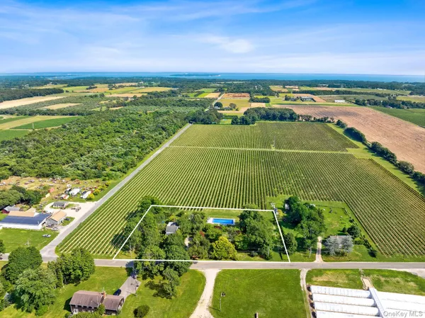 $4,350,000 | 2600 Oregon Road, Mattituck, NY 11952