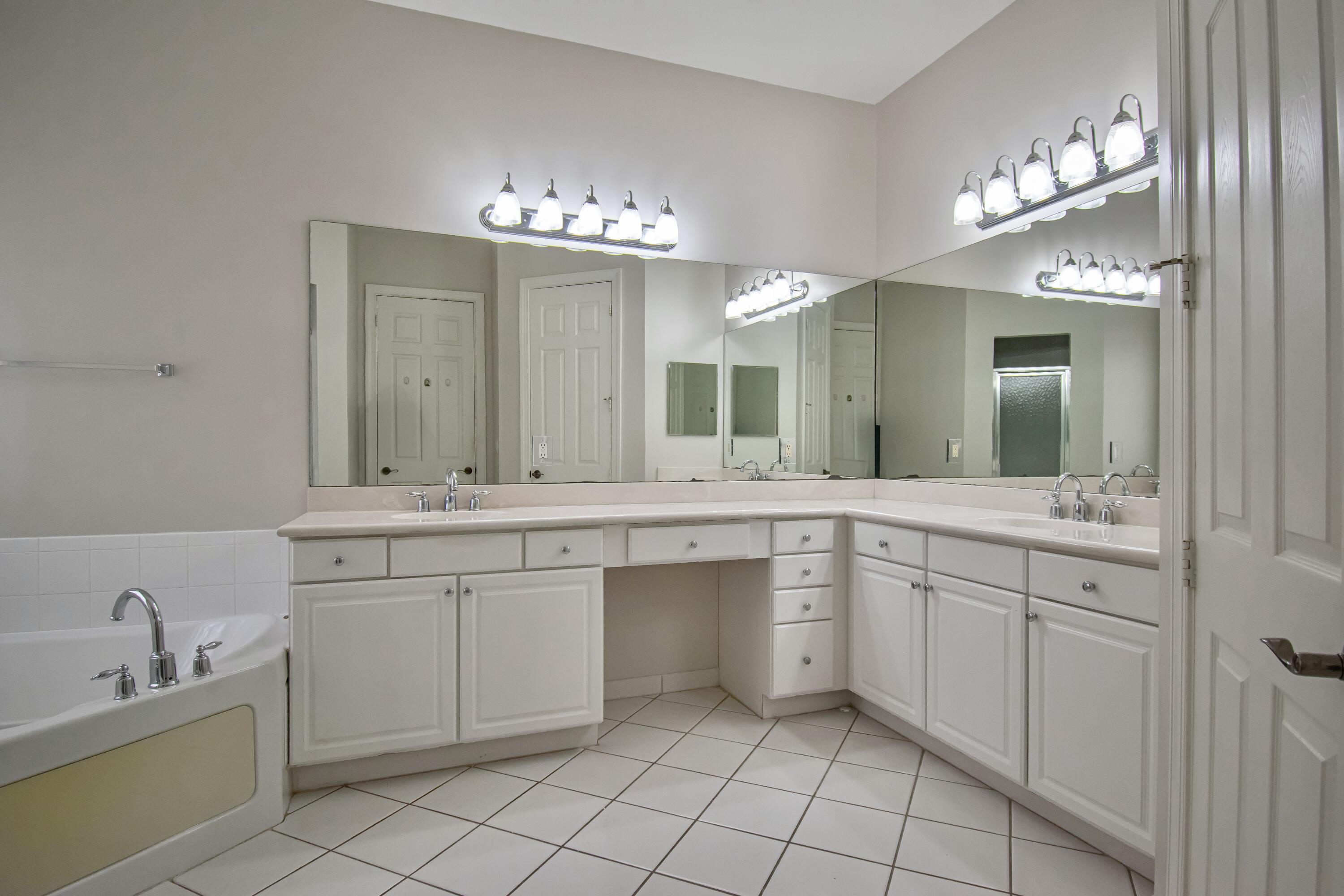 10265 Isle Wynd Court Boynton Beach, FL 33437 - Photo 28 of 39 97D2079F-ECD2-40D6-AEC5-0625DC63EE99