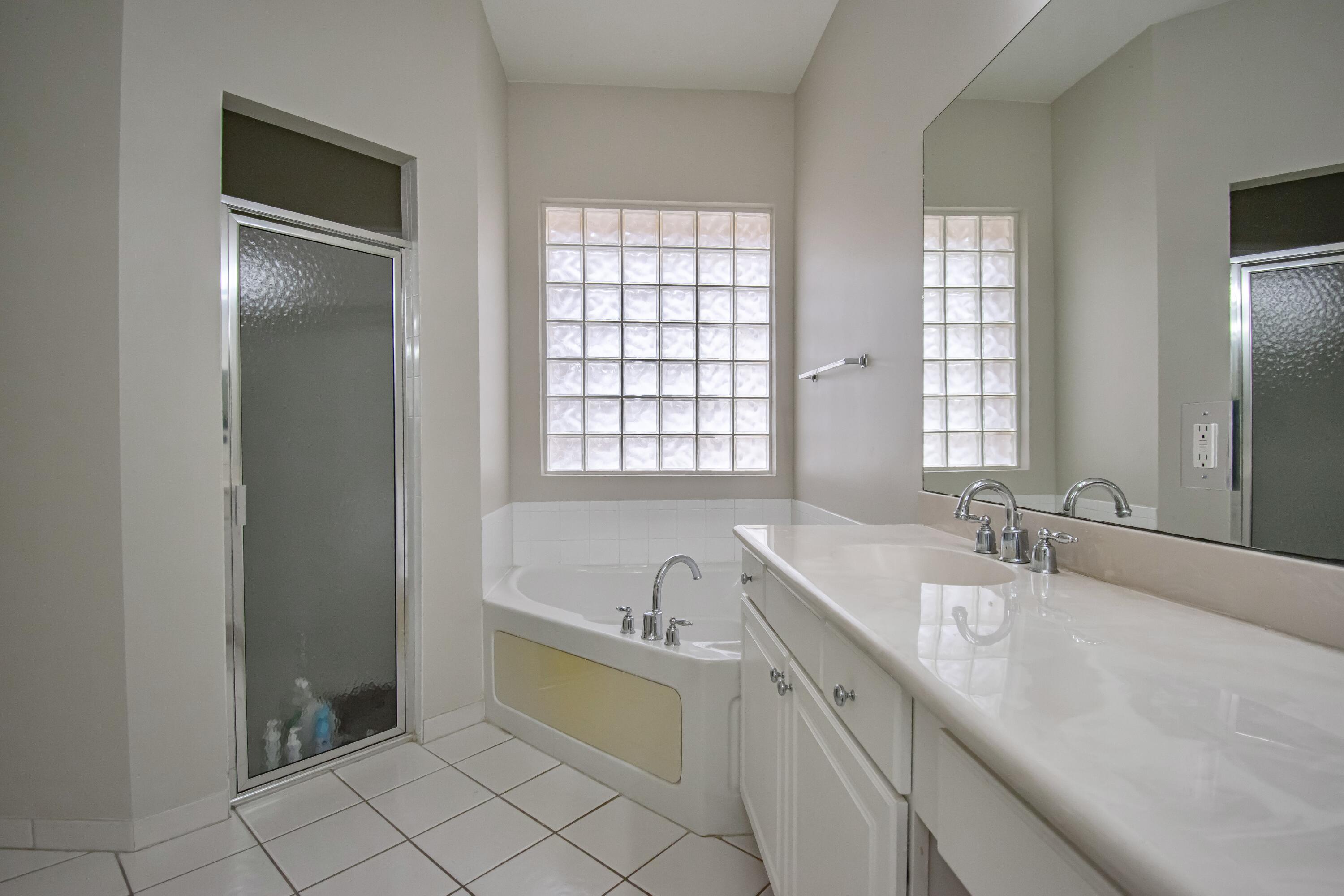 10265 Isle Wynd Court Boynton Beach, FL 33437 - Photo 30 of 39 F1EF0DDA-AE76-4168-84B9-C06B6CAC1CAB