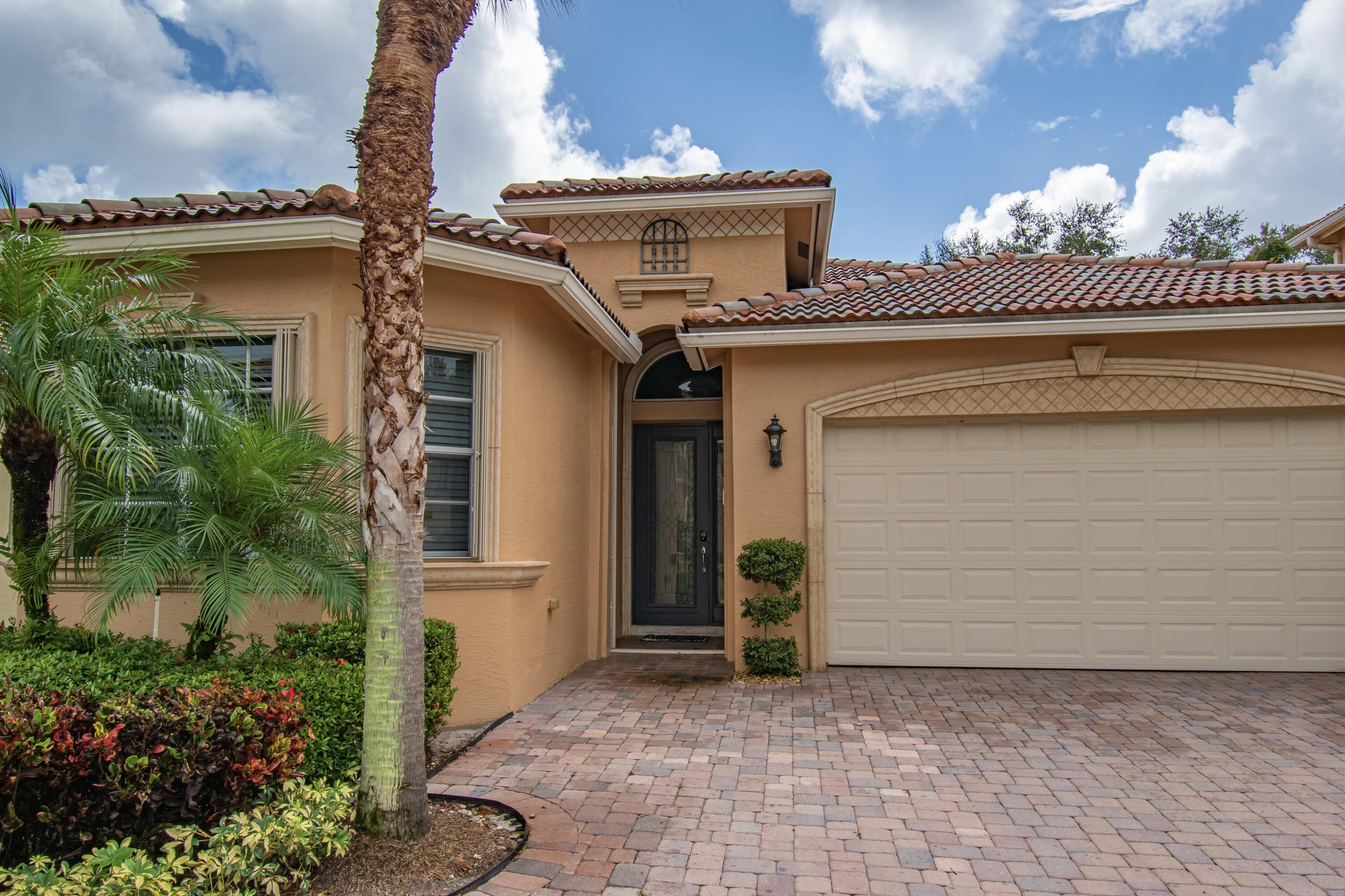 10265 Isle Wynd Court Boynton Beach, FL 33437 - Photo 3 of 39 D22E8590-E8FA-4789-96AC-2872749E797C