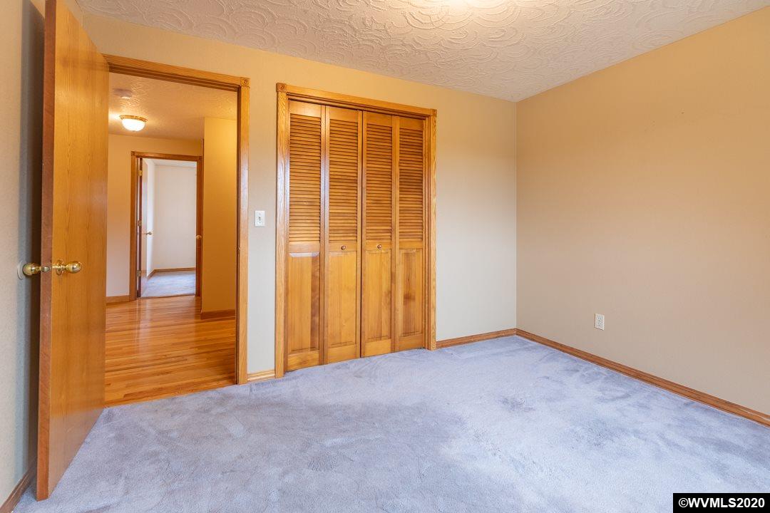 244 Edwards Road South Monmouth, OR 97361 - Photo 14 of 29 an empty room with windows