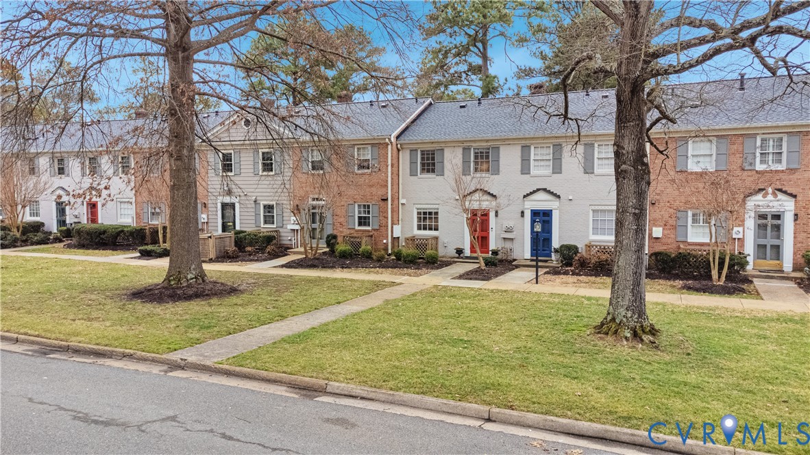 9111 Derbyshire Road, Unit G Henrico, VA 23229 - Photo 29 of 42 a front view of a building with entertaining space