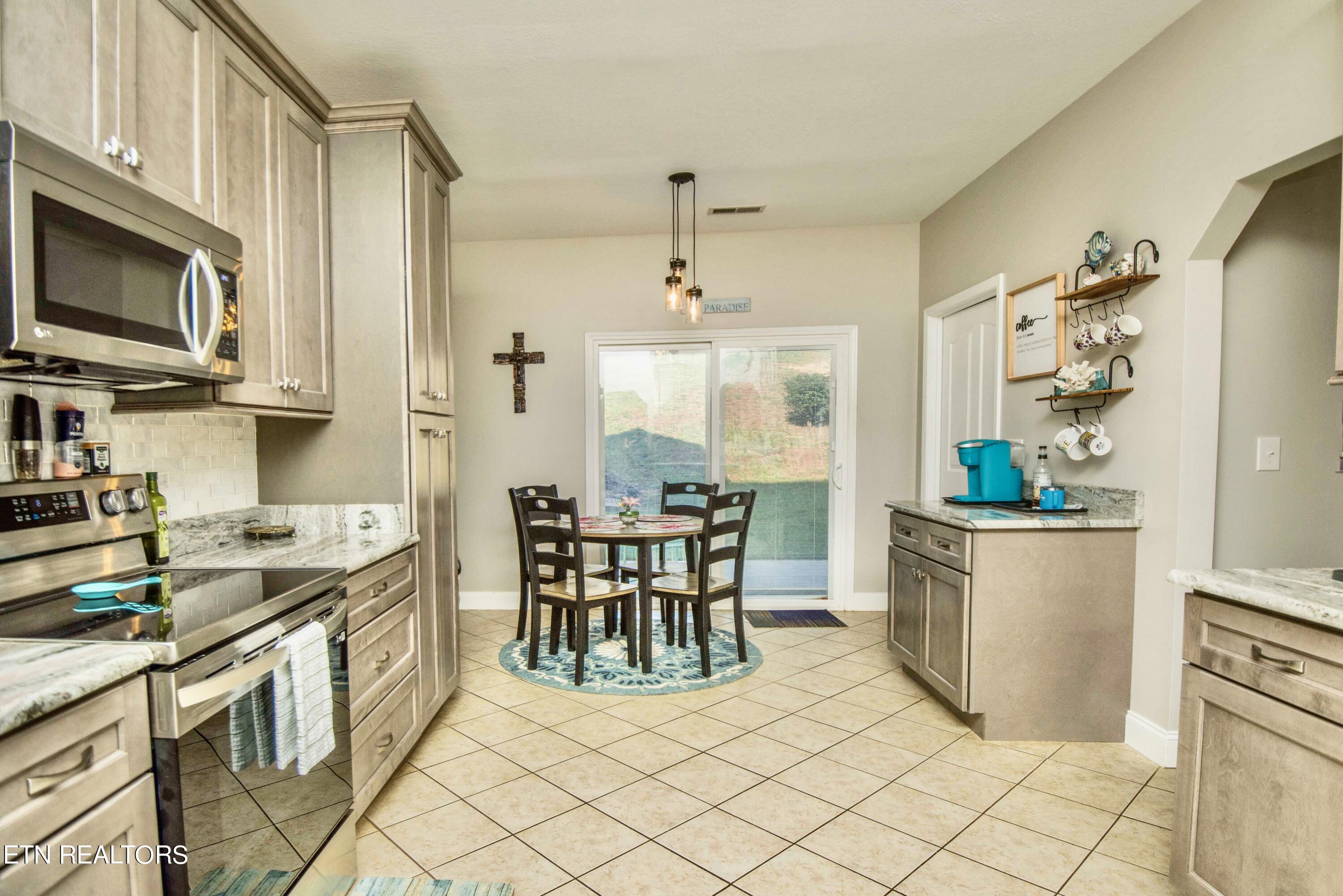 131 Raspberry Drive New Market, TN 37820 - Photo 11 of 29 KITCHEN
