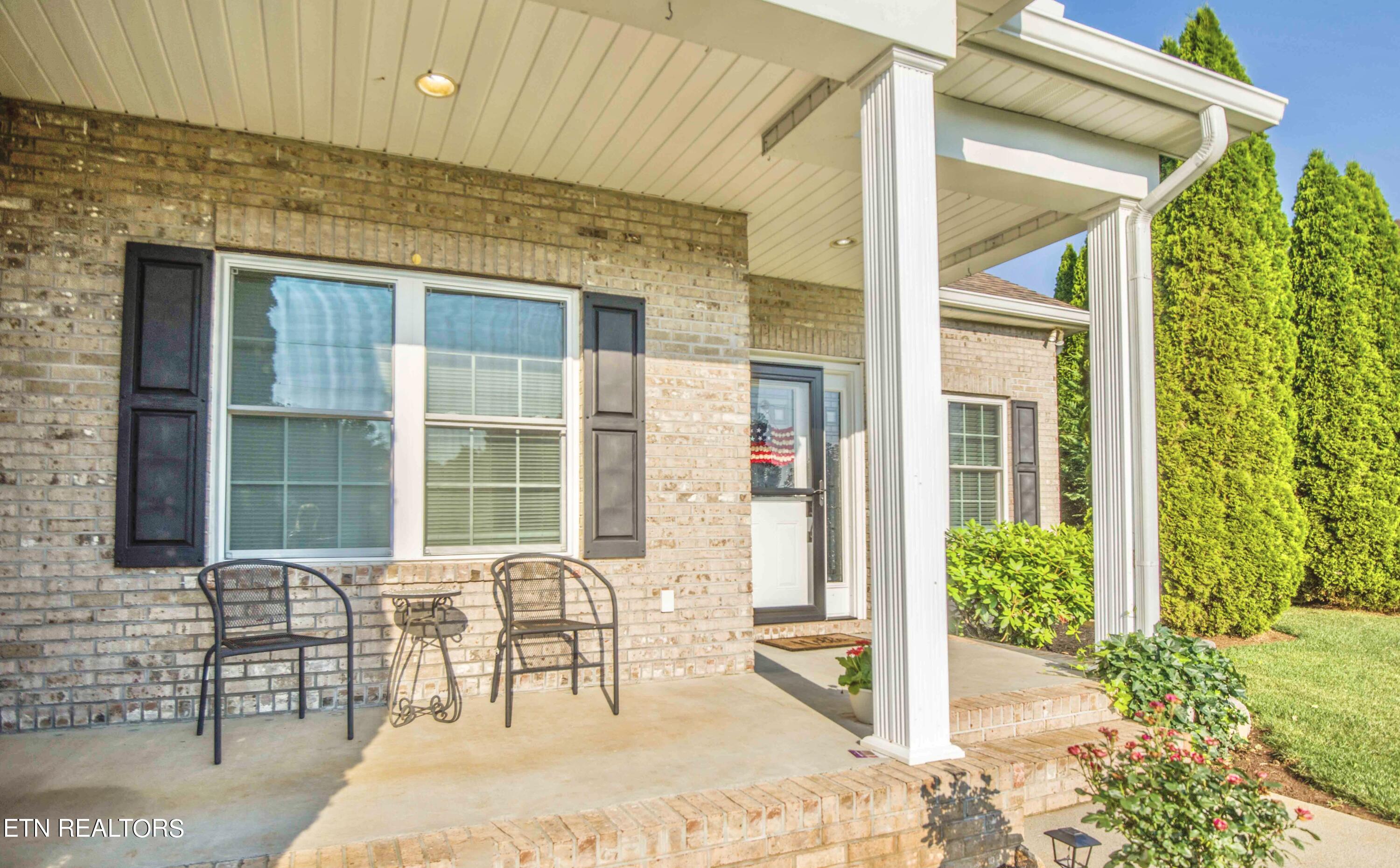 131 Raspberry Drive New Market, TN 37820 - Photo 5 of 29 FRONT PORCH/PATIO