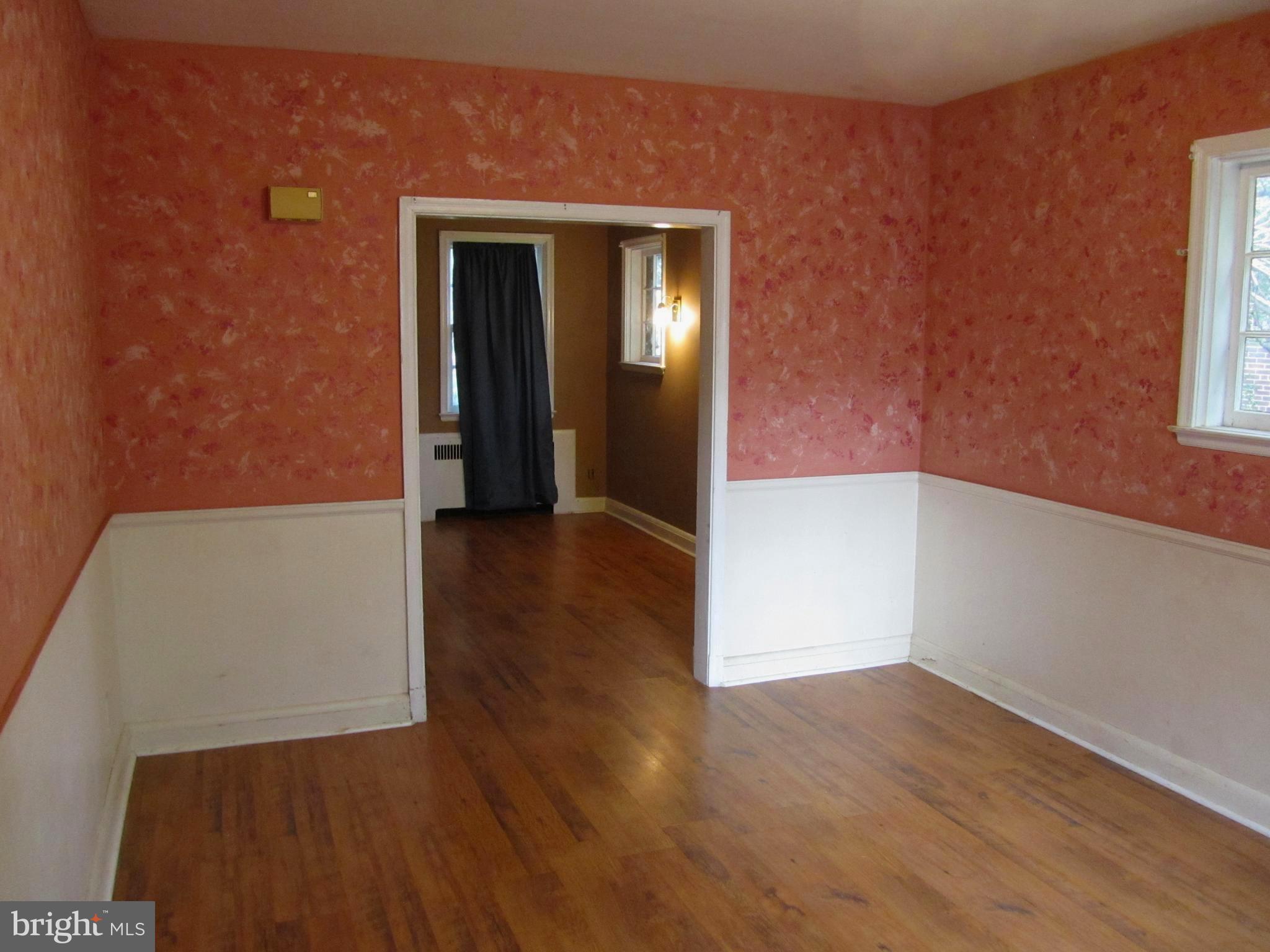 4657 Harcourt Road Baltimore, MD 21214 - Photo 6 of 26 Dining Room