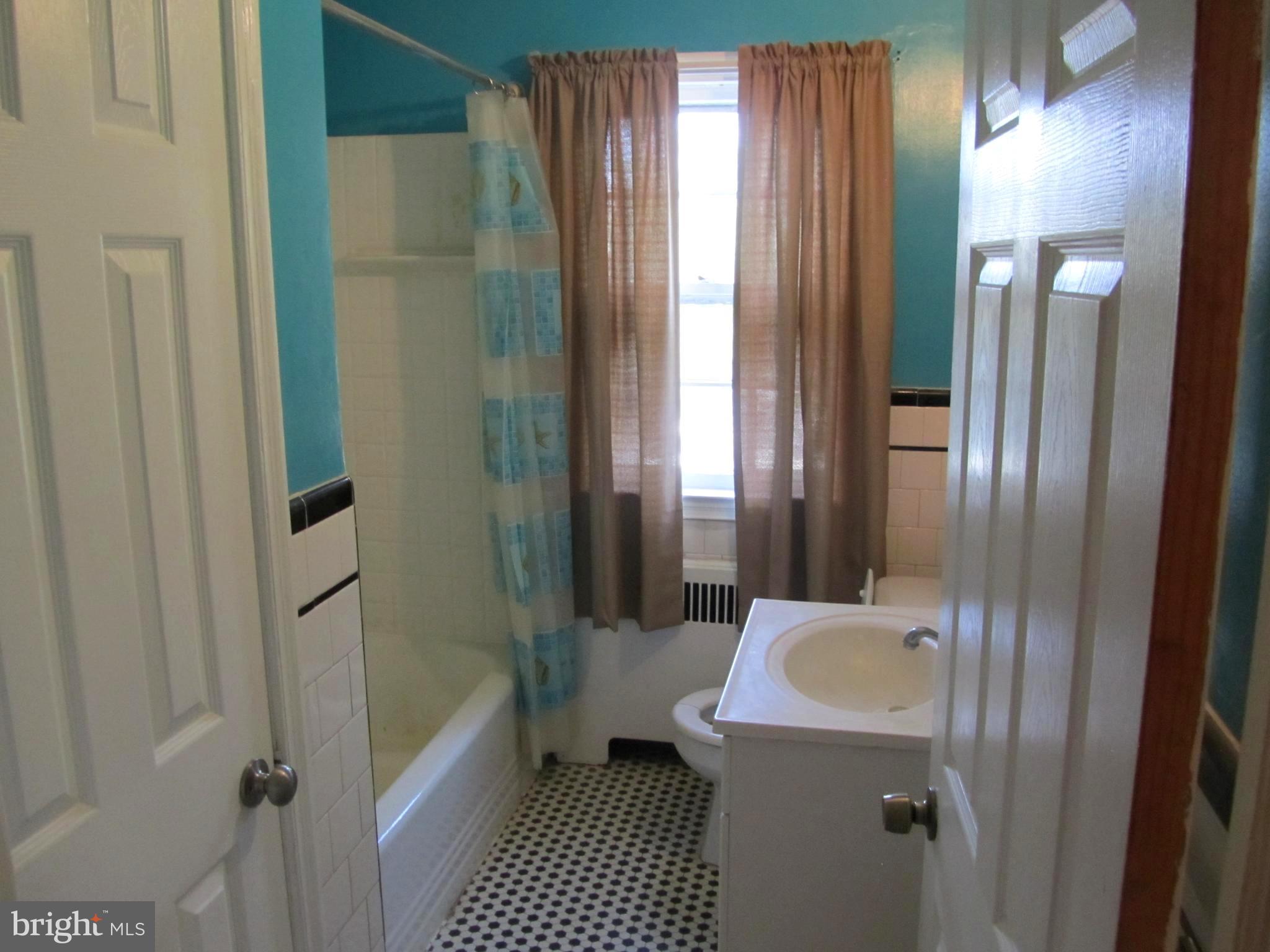 4657 Harcourt Road Baltimore, MD 21214 - Photo 10 of 26 Bath