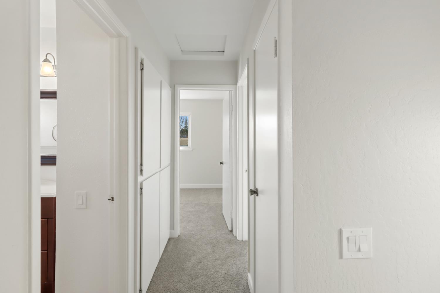 10049 Elgin River Court Rancho Cordova, CA 95670 - Photo 20 of 44 Upstairs hallway.