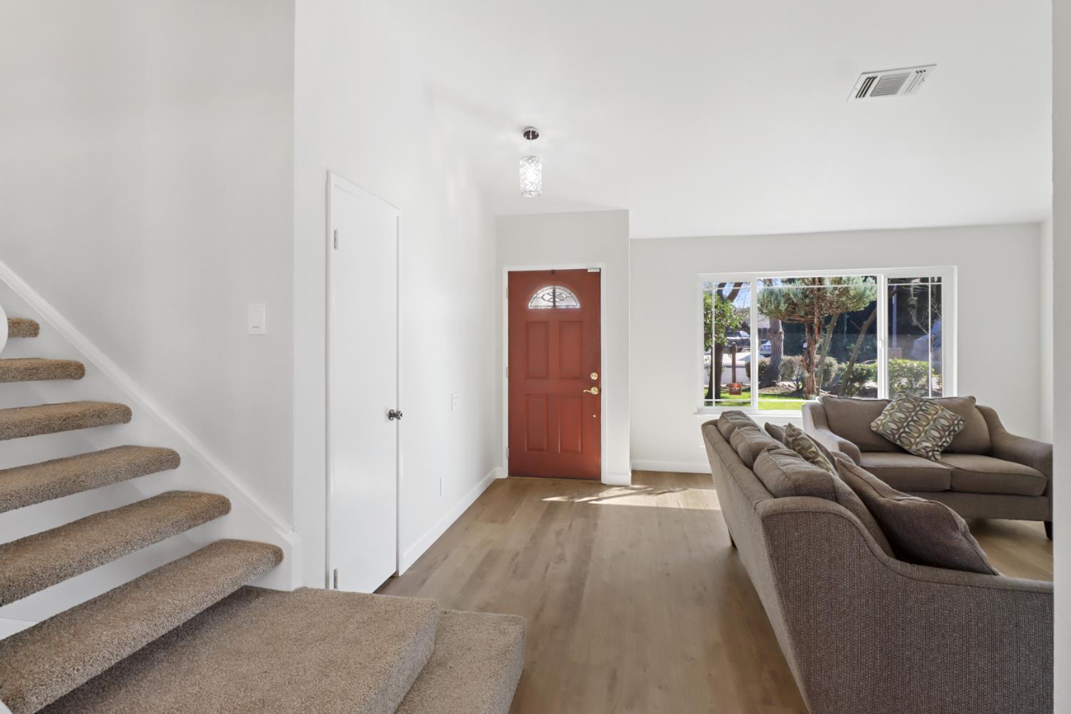 10049 Elgin River Court Rancho Cordova, CA 95670 - Photo 7 of 44