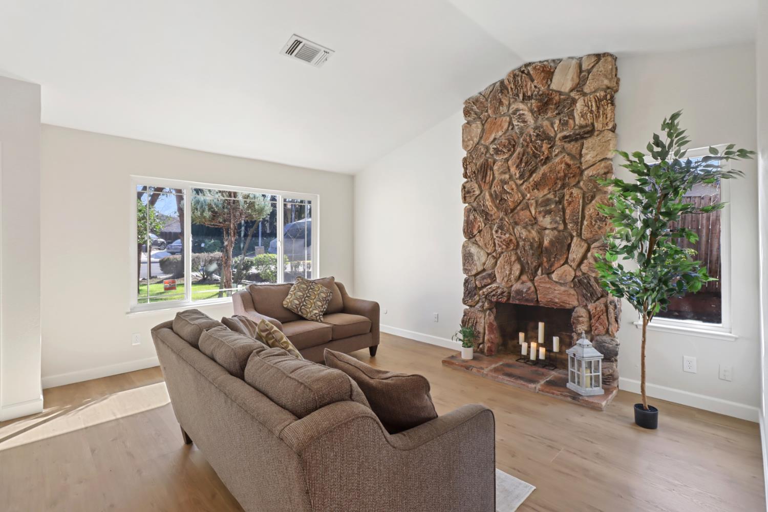 10049 Elgin River Court Rancho Cordova, CA 95670 - Photo 8 of 44