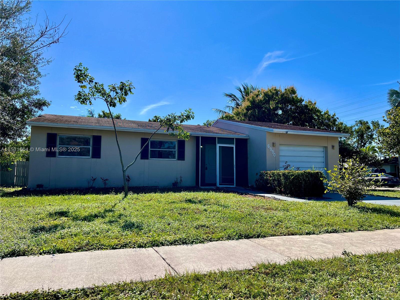 6990 Southwest 1st Street Margate, FL 33068 - Photo 3 of 33