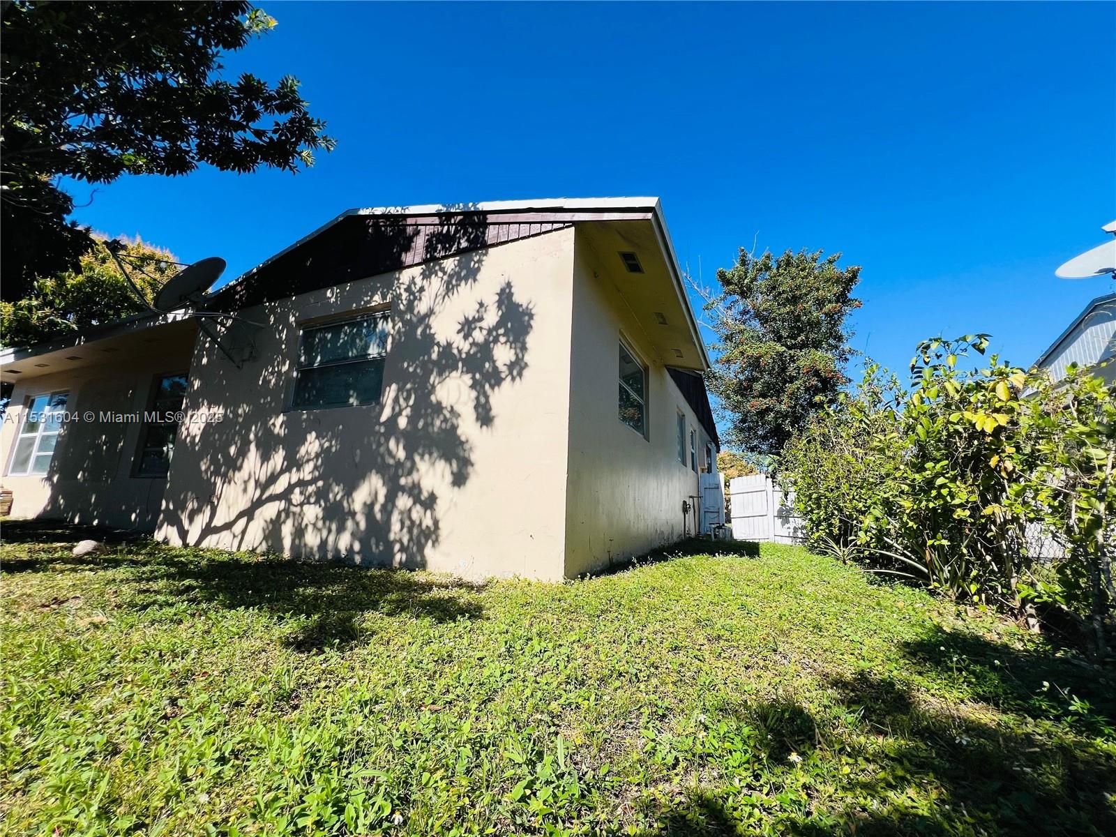 6990 Southwest 1st Street Margate, FL 33068 - Photo 31 of 33