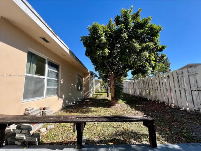 $499,997 | 6990 Southwest 1st Street, Margate, FL 33068