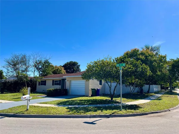 $475,000 | 6990 Southwest 1st Street, Margate, FL 33068