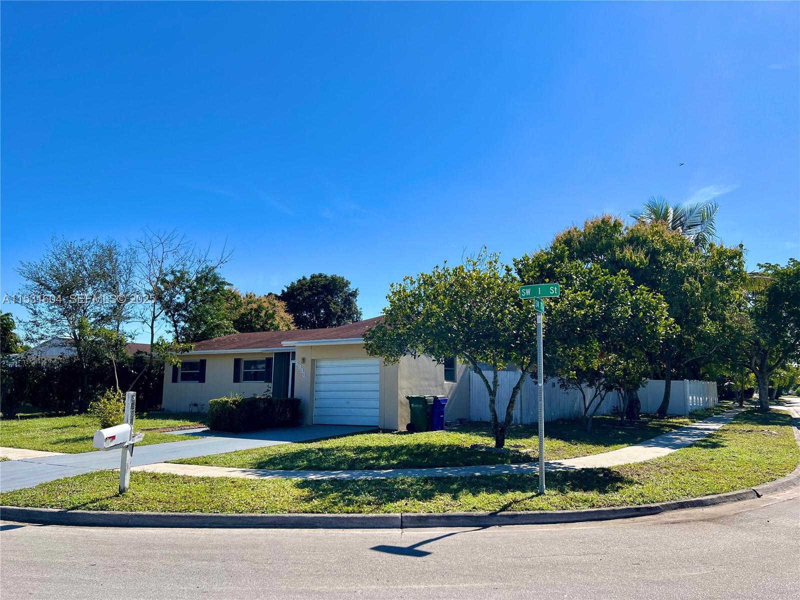 6990 Southwest 1st Street Margate, FL 33068 - Photo 4 of 33