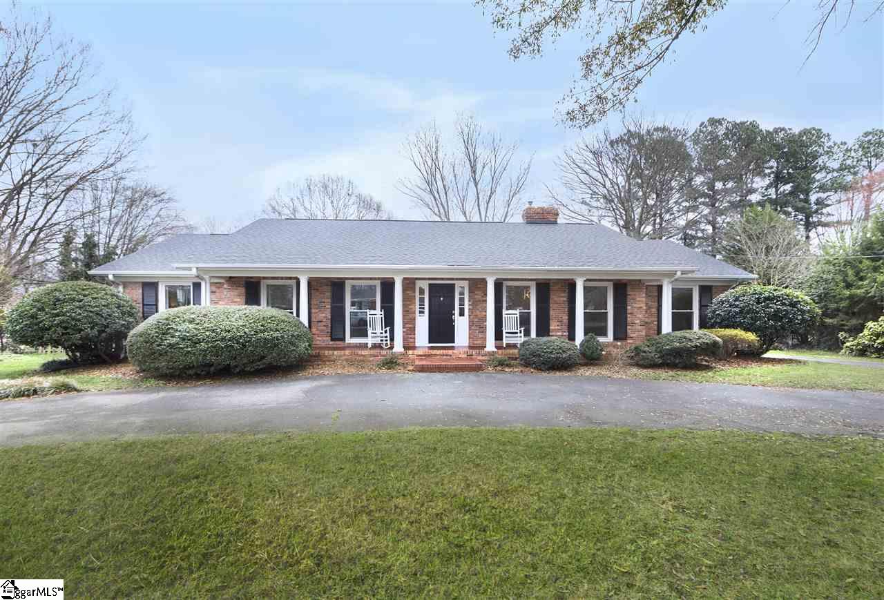 15 Isbell Lane Greenville, SC 29607 - Photo 1 of 36 Gallery Image 1