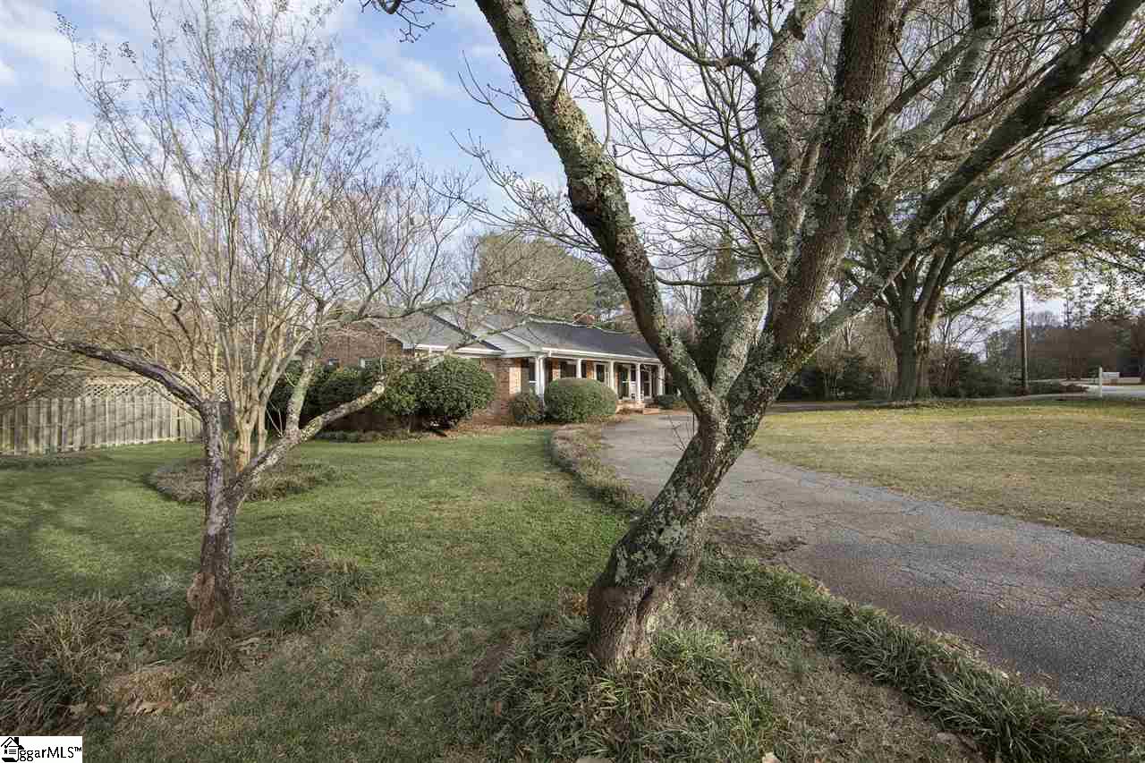 15 Isbell Lane Greenville, SC 29607 - Photo 2 of 36 Gallery Image 2