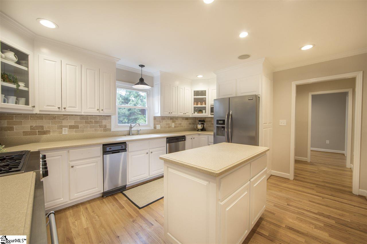 15 Isbell Lane Greenville, SC 29607 - Photo 11 of 36 Gallery Image 11