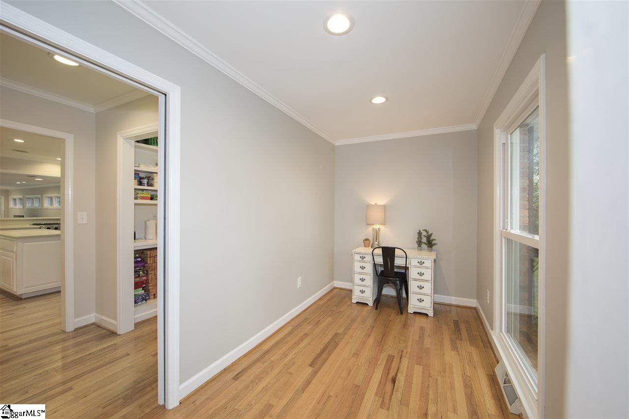 15 Isbell Lane Greenville, SC 29607 - Photo 8 of 36 Gallery Image 8