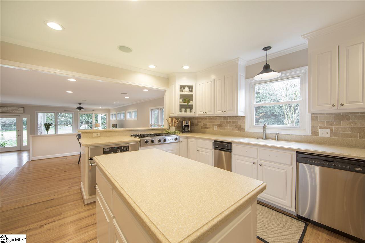 15 Isbell Lane Greenville, SC 29607 - Photo 10 of 36 Gallery Image 10