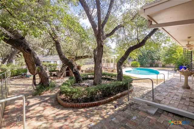 $650,000 | 1101 Clark Street, Yoakum, TX 77995