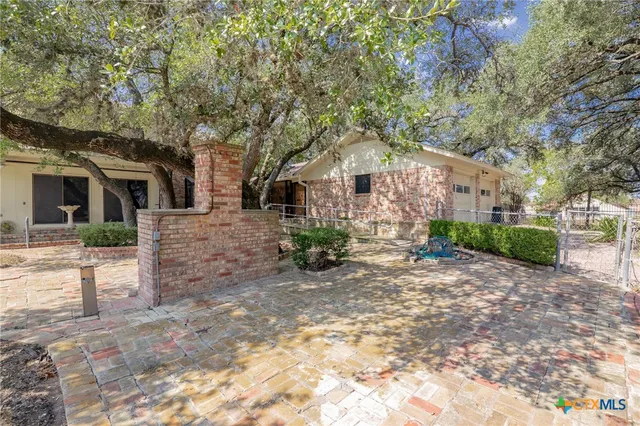 $650,000 | 1101 Clark Street, Yoakum, TX 77995