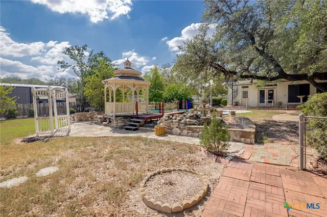 $650,000 | 1101 Clark Street, Yoakum, TX 77995