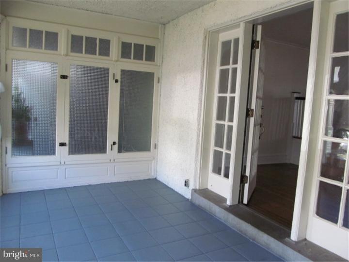 856 East Rittenhouse Street Philadelphia, PA 19138 - Photo 2 of 21 Enclosed Porch
