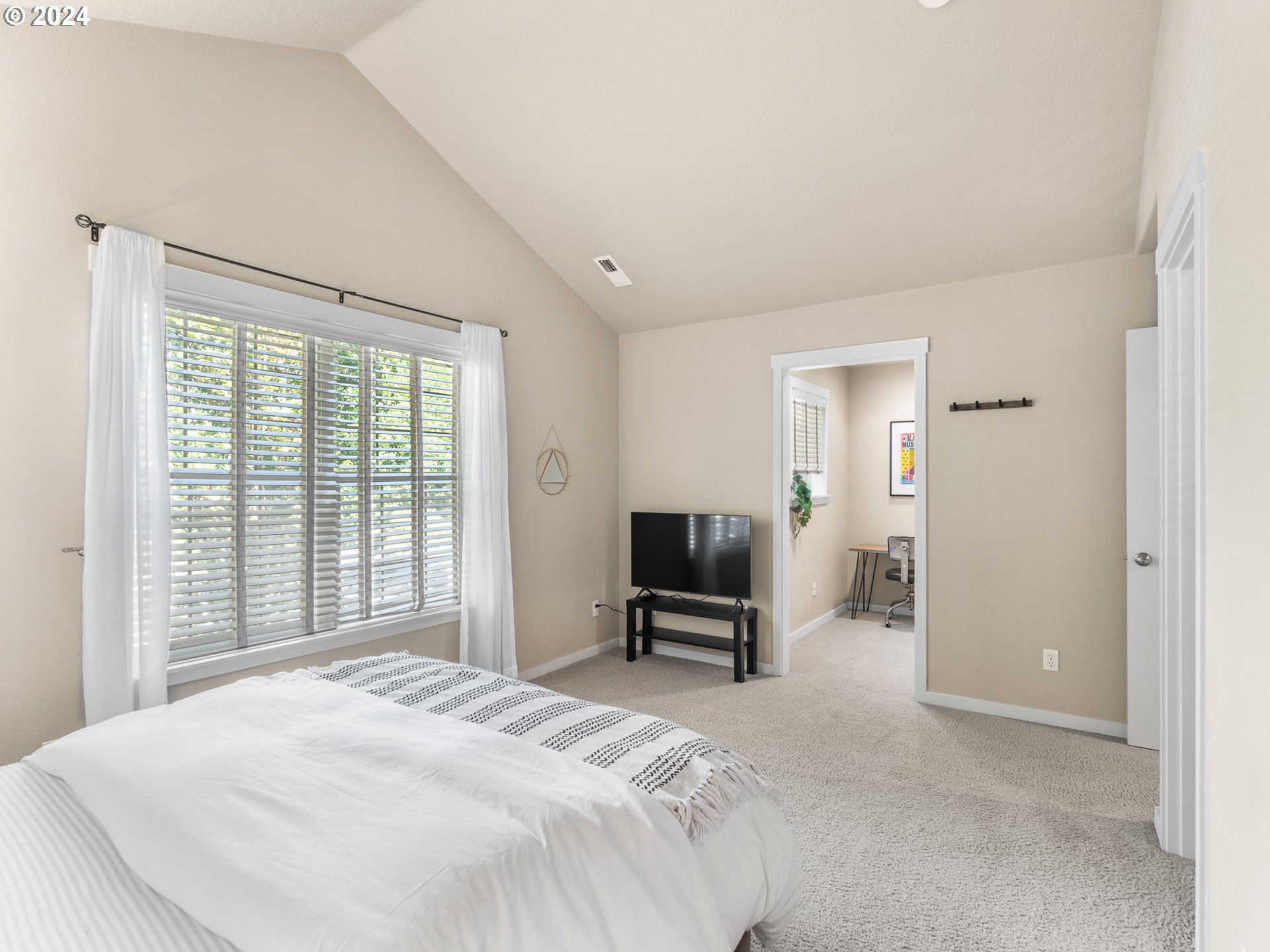 8938 Southwest Taylors Ferry Road Portland, OR 97223 - Photo 21 of 36 Bedroom