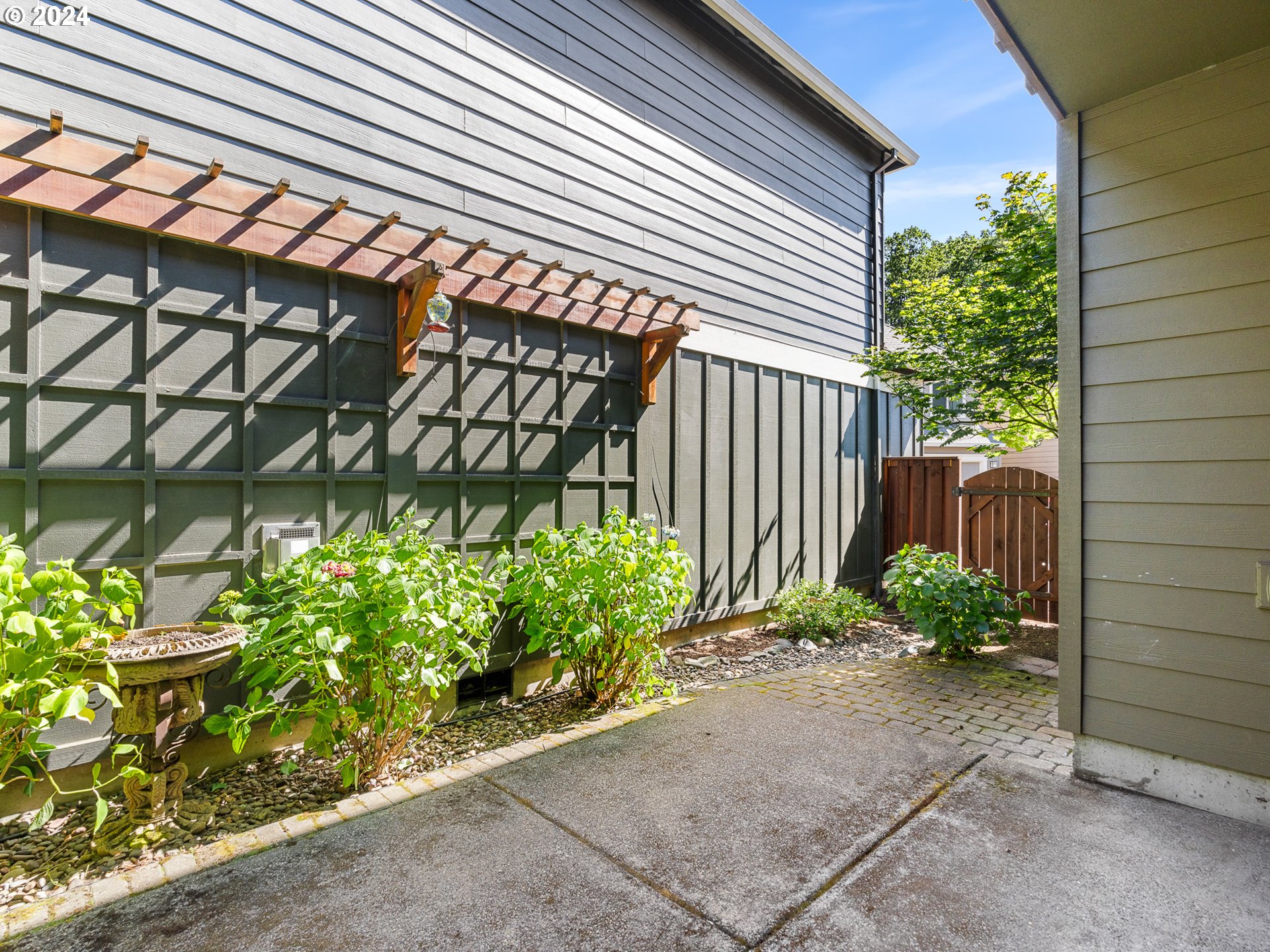 8938 Southwest Taylors Ferry Road Portland, OR 97223 - Photo 29 of 36 Gallery Image 29