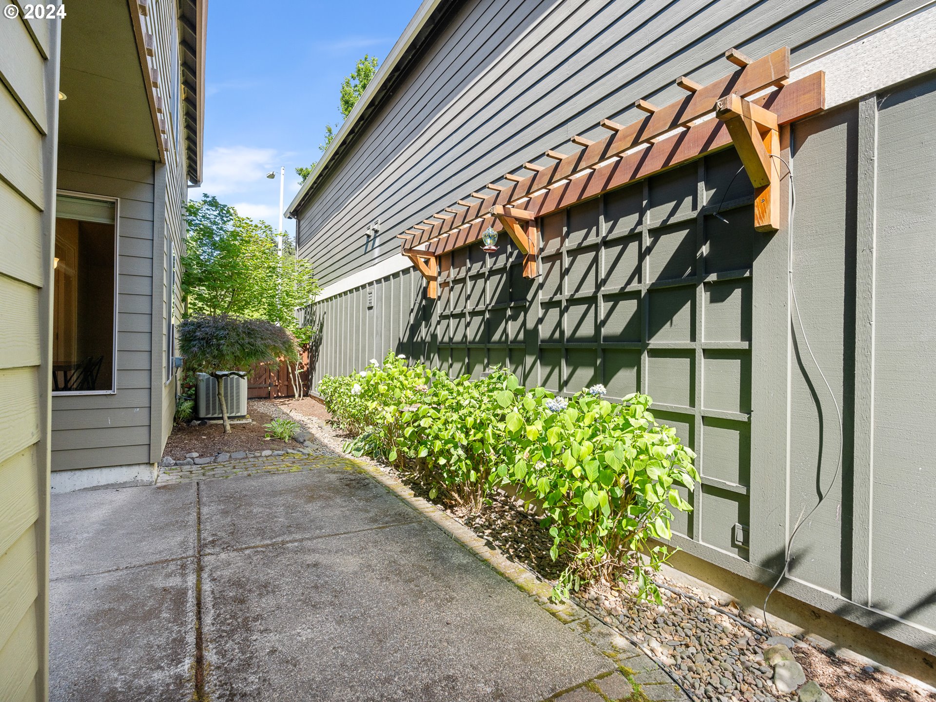 8938 Southwest Taylors Ferry Road Portland, OR 97223 - Photo 30 of 36 Gallery Image 30