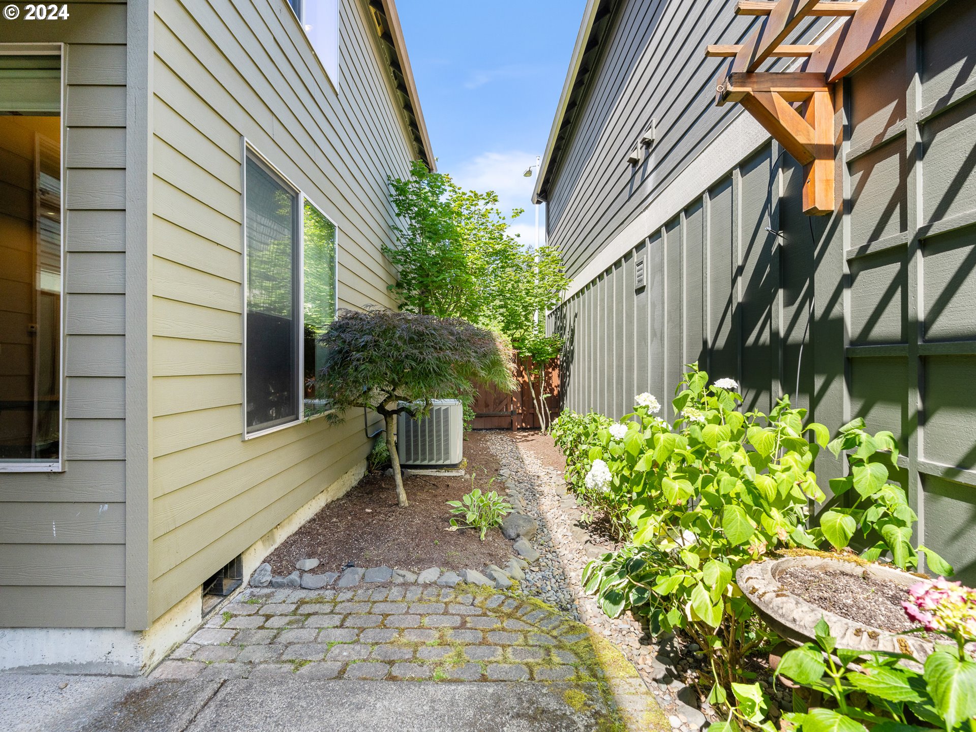 8938 Southwest Taylors Ferry Road Portland, OR 97223 - Photo 31 of 36 Gallery Image 31