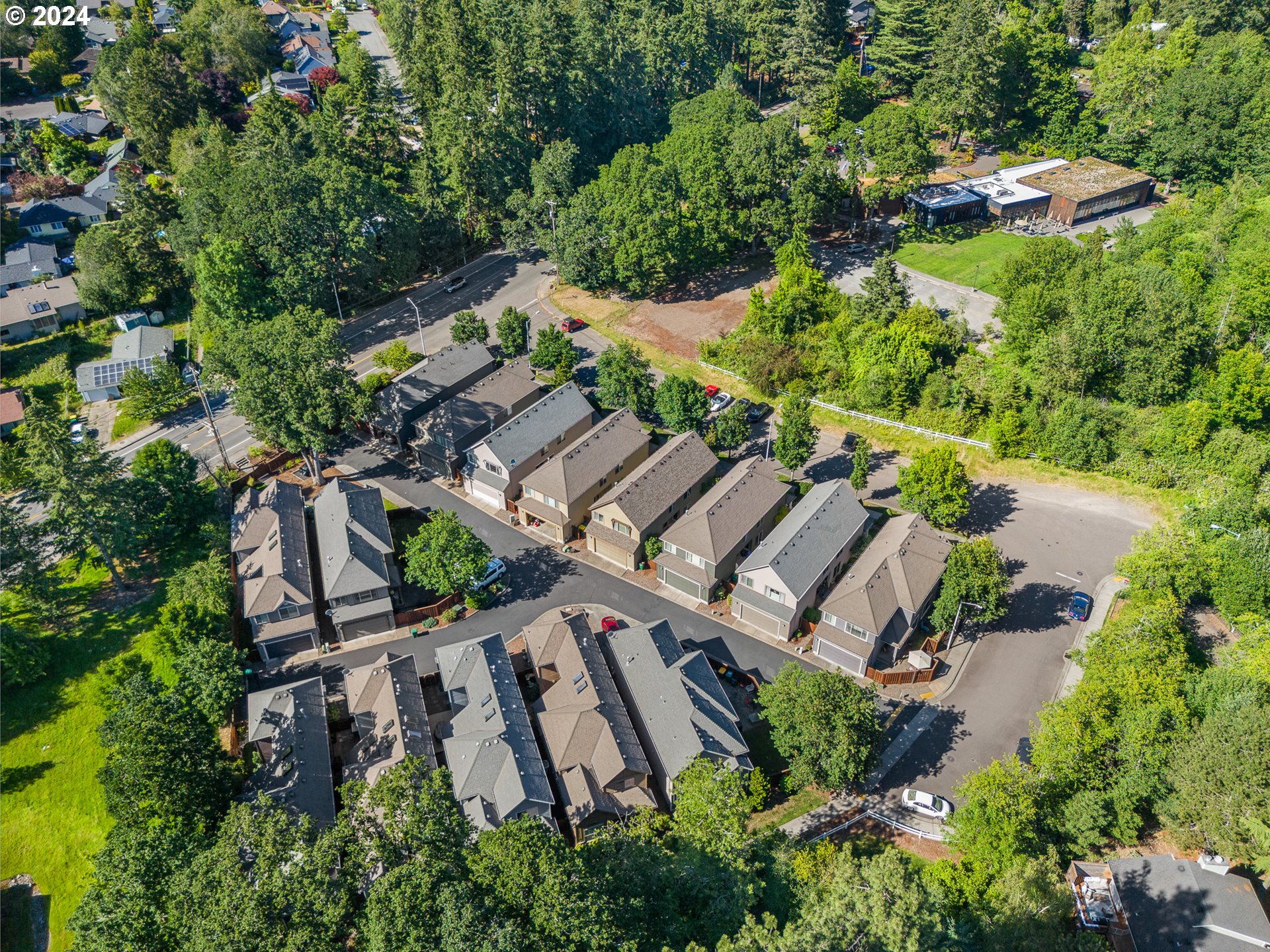 8938 Southwest Taylors Ferry Road Portland, OR 97223 - Photo 33 of 36 Gallery Image 33