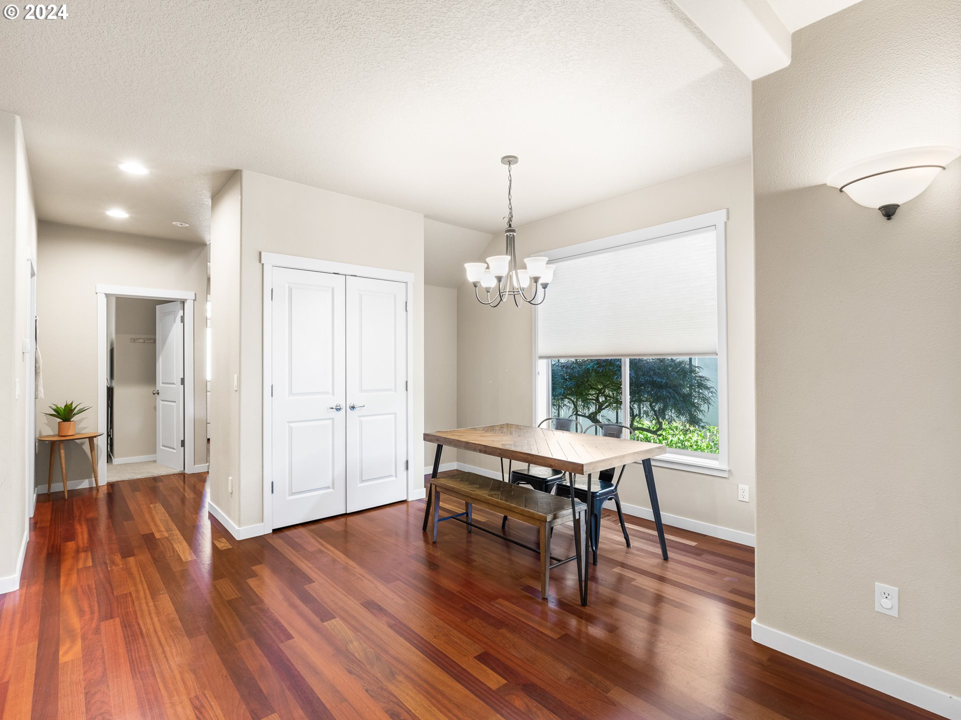 8938 Southwest Taylors Ferry Road Portland, OR 97223 - Photo 7 of 36 Dining Area